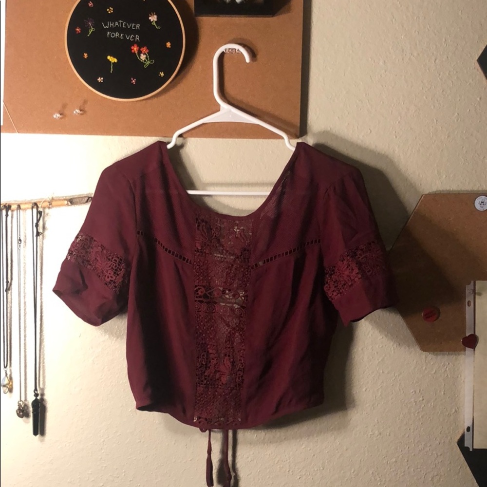 Kendall and Kylie cut out crop